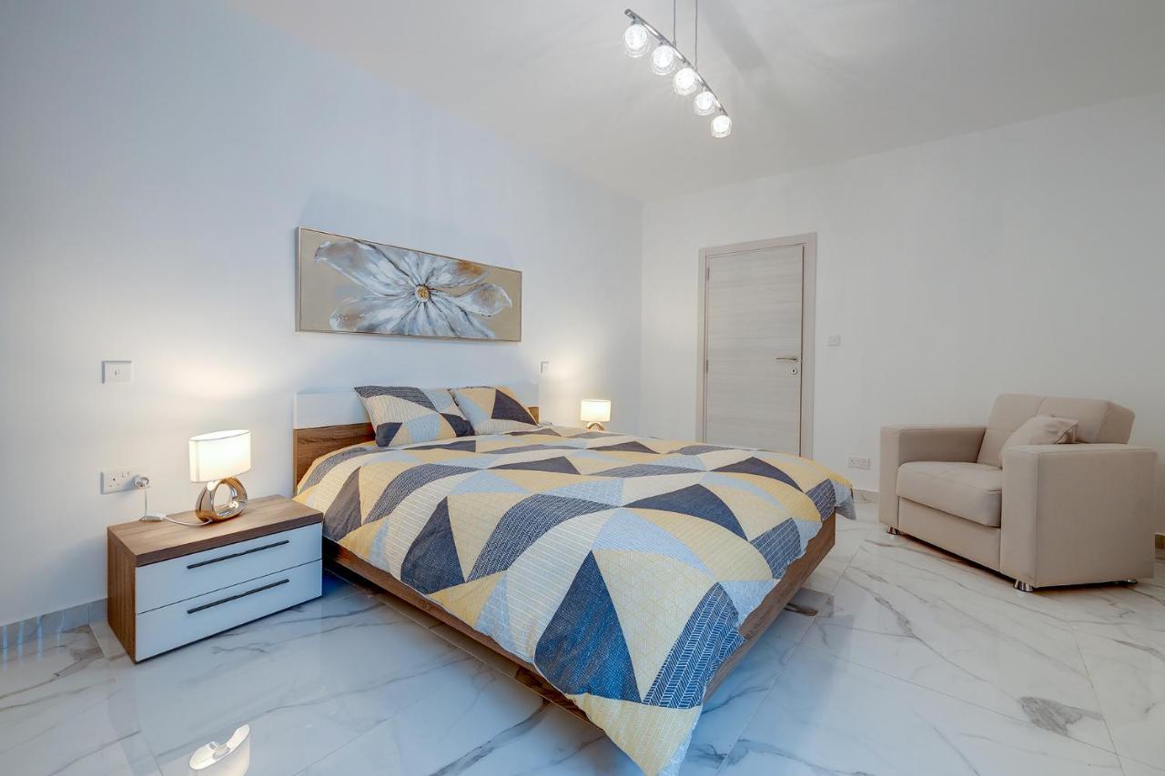 Stylish 2Br Apartment In Central St Julians San Ġiljan Exterior foto