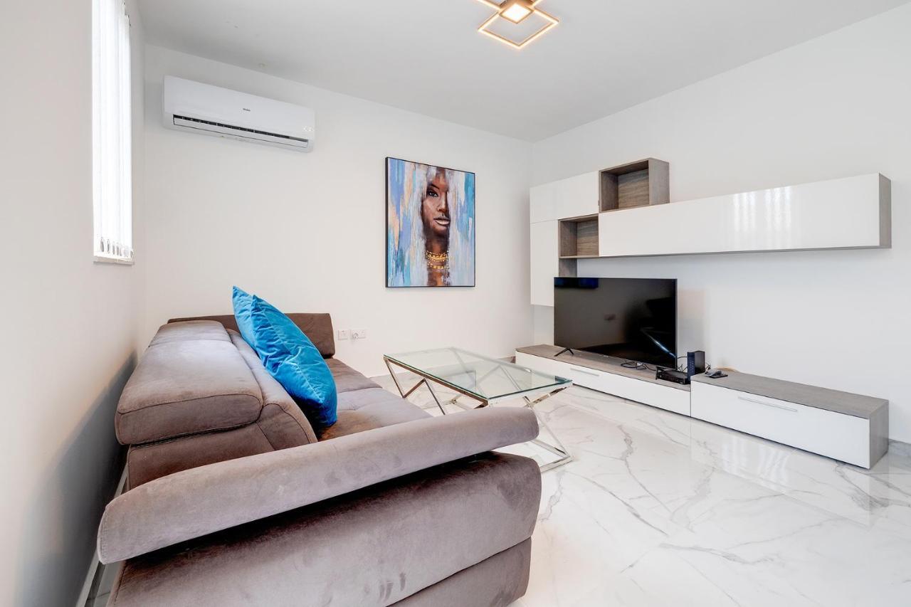 Stylish 2Br Apartment In Central St Julians San Ġiljan Exterior foto